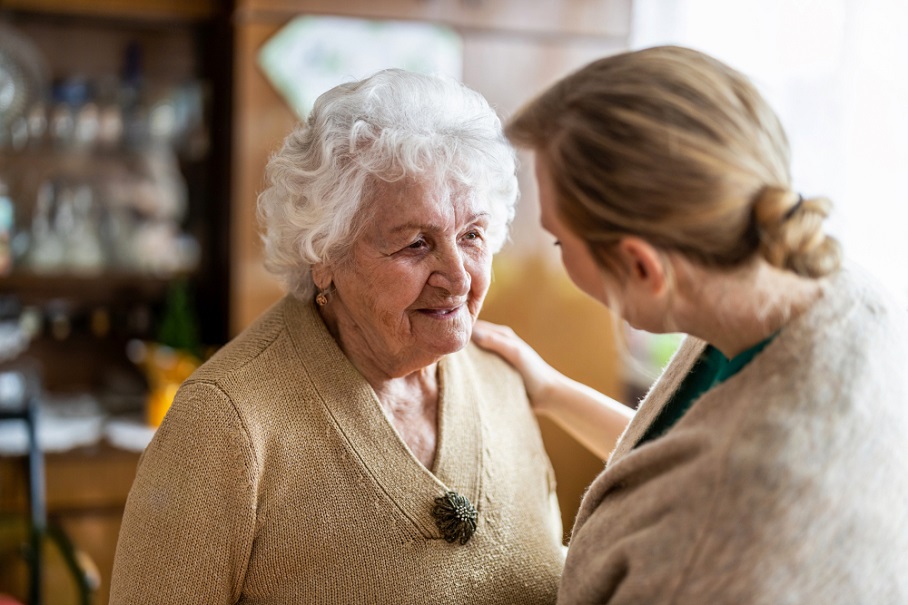 choosing-the-right-home-care-provider-for-your-seniors