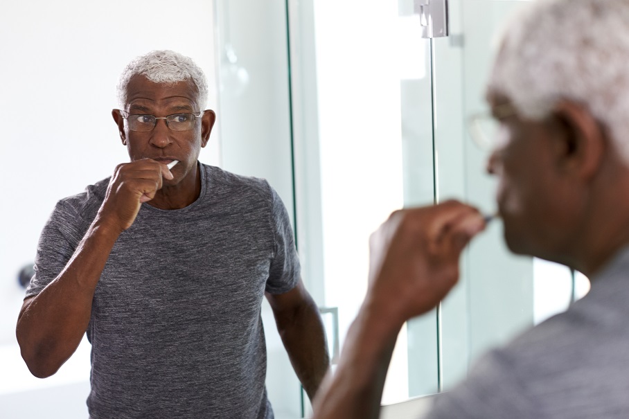 encouraging-seniors-to-maintain-oral-health